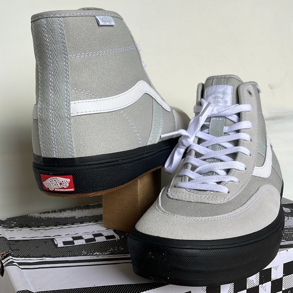 Vans WMNS Crockett High Light Gray/Black
VN0A5JIGBH8 Sneakers - Picture 8 of 16